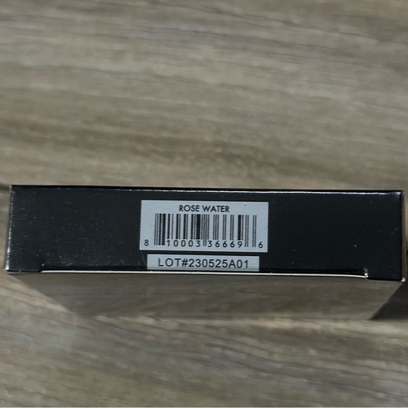 Danessa Myricks Beauty Rose Water Dew Wet Balm Highlighting Face & Body Balm 9g - Picture 6 of 8